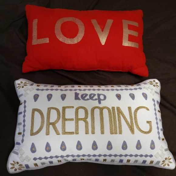 🏫💐TWO HAND SEWN THROW PILLOW🎻💝NICE VINTAGE ⛱️ GIFT SET 🎁 👌 - Picture 13 of 16